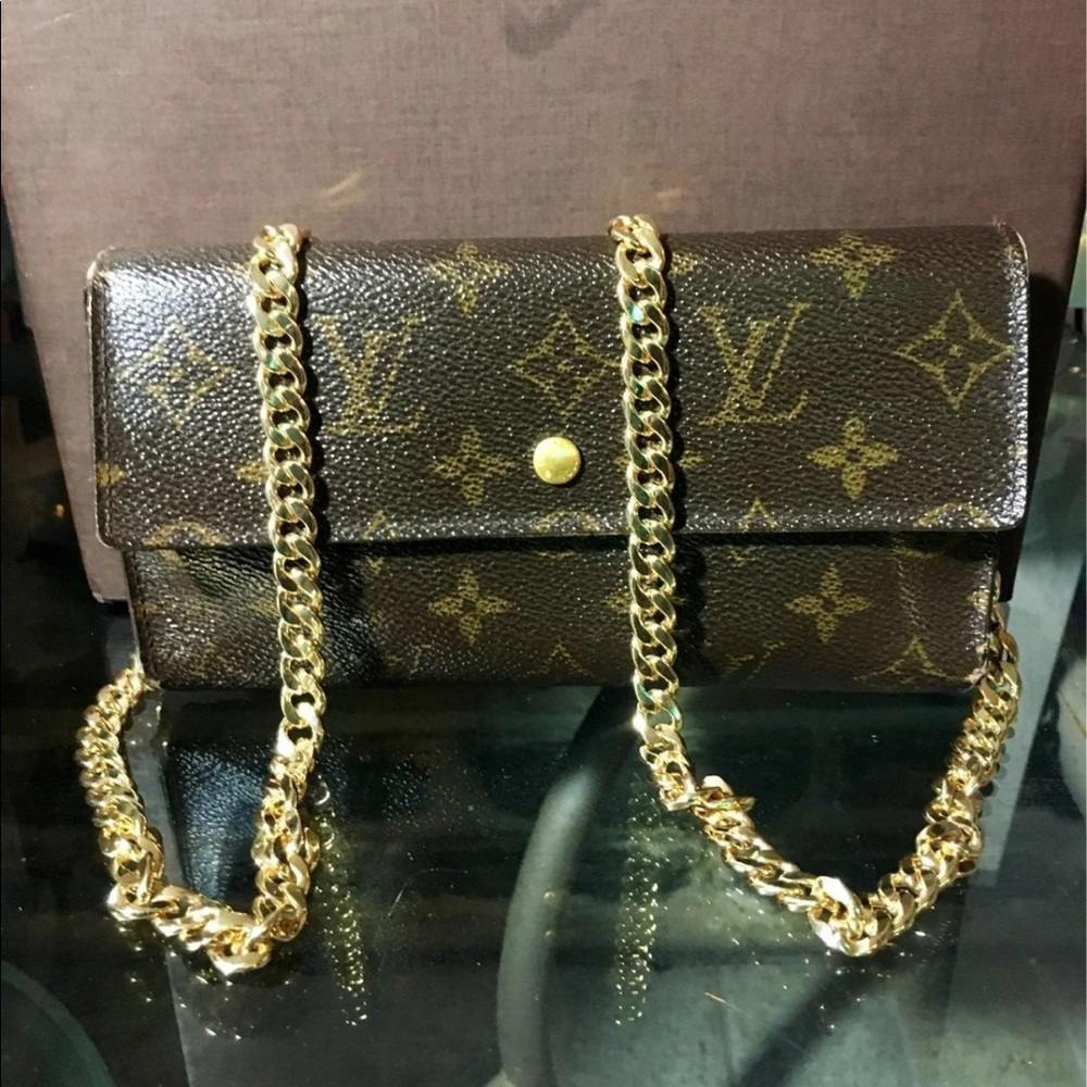 Authentic Louis Vuitton International Wallet